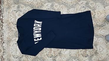 Пуховики и зимние куртки: Женская одежда пакетом. Размер s m, только белое платье на запах xl — 12