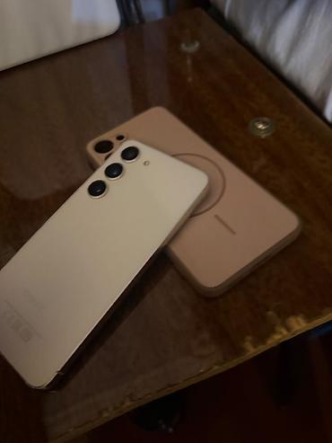 simes telefon: Samsung Galaxy S23, rəng - Bej, Simsiz şarj — 3