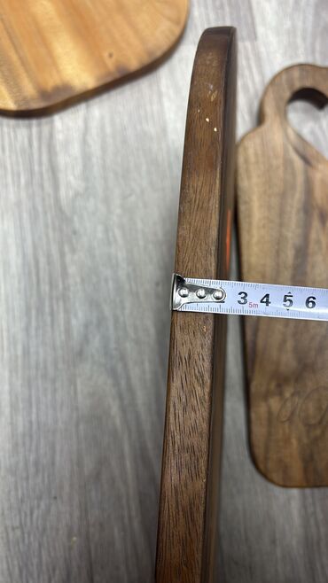 Подносы: Плотная разделочная/серव्हизная доска из настоящей древесины — 6