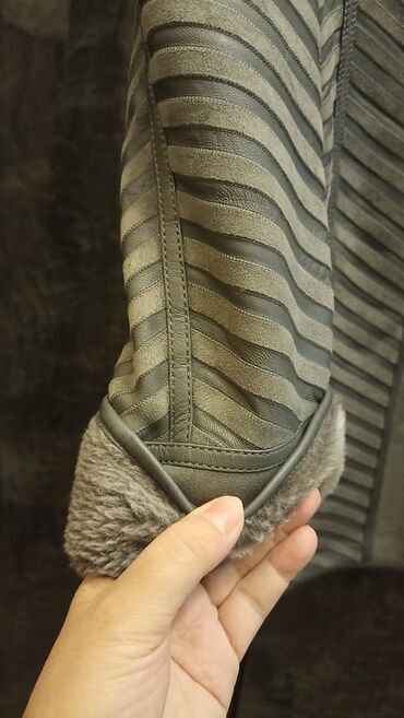 Paltolar: Qadın üçün qışlıq palto-dublyonka. İstanbuldan 600& alınıb. iki — 4