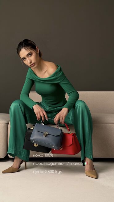 бордовая сумка: Срочно продадим, Новая в упаковке сумочка Италия, натуральная кожа, с