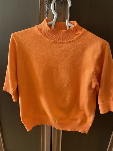 Свитеры: Женский свитер M (EU 38)