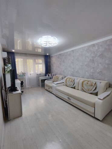 1 комнатная квартира бишкек продажа: 2 бөлмө, 45 кв. м, 104-серия, 4 кабат, Евроремонт