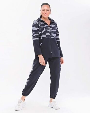 Trenerke: Crna i teget
2xl - 4xl
4200 — 8