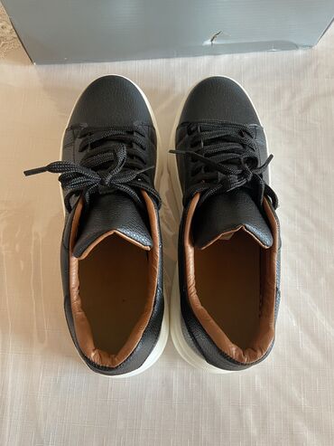 Krasofkalar və idman ayaqqabıları: Başlıq: 🌟 Tam Yeni Trendyol Ayaqqabısı – 41 Ölçü 🌟 Məzmun — 4