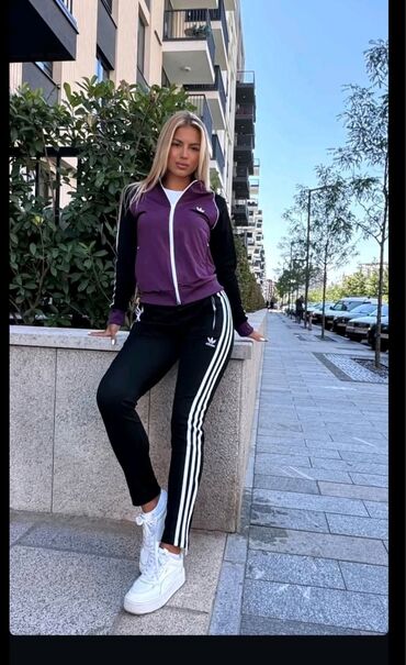 Gornji i donji deo: Nova boja 
likra s, m, l, xl, 2xl 
Cena 3200 din — 20