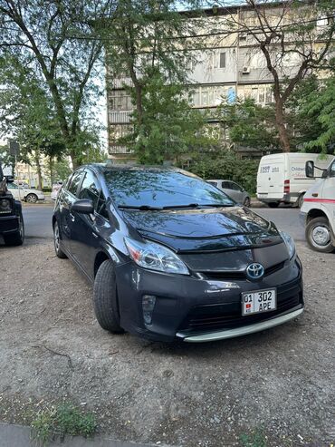 Toyota: Toyota Prius: 2013 г., 1.8 л, Автомат, Гибрид, Хэтчбэк