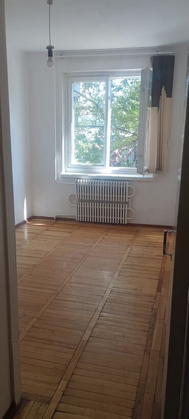 купить квартиру в бишкеке без ремонта: 2 комнаты, 46 м², 104 серия, 2 этаж, Старый ремонт