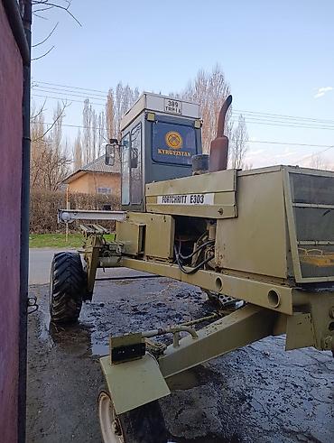 Самоходные косилки: Самоходная косилка-жатка Fortschritt E303 с рабочей приставкой — 5