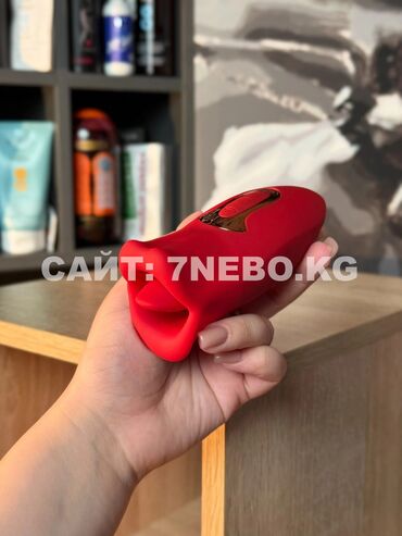 вакуумная помпа для увеличения члена: Женский вибростимулятор «Red Lips MM» : модель с функцией облизывания