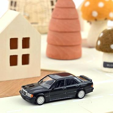 asics 44: Mercedes-Benz 190E 2.3-16 – 1984 – Crna Metalik – Jet-Car – 1:43 – — 1