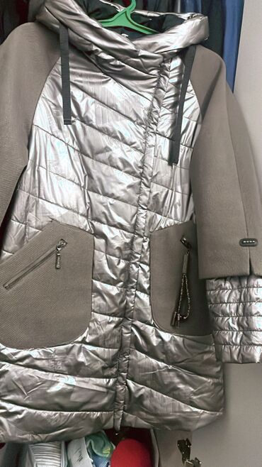 куртки весенние женские бишкек: Пуховик, M (EU 38), L (EU 40)