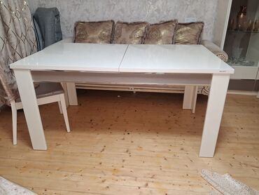 stolustu: Qonaq masası, İşlənmiş, Açılan, Taxta, Dördbucaq masa