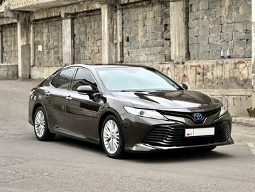 срочная продажа авто по низким ценам: Toyota Camry: 2017 г., 2.5 л, Вариатор, Гибрид, Седан