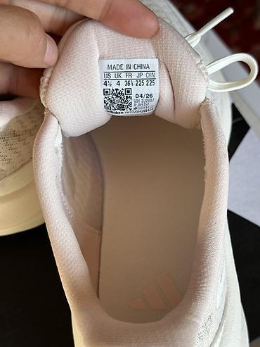 кроксы взрослые: Кроссовки adidas (женские/юниор), размер EU 36 2/3 (US 4.5, UK 4, JP — 4