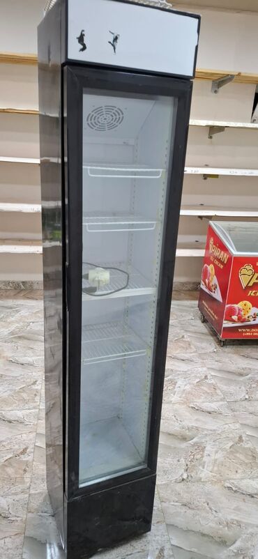 işdənmiş soyuducu: Mağaza vitrin soyuducusu - Şaquli tip, şüşə qapılı vitrin soyuducu -