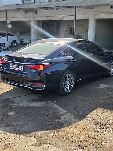 Lexus: Lexus ES: 2019 г., Гибрид, Седан — 13