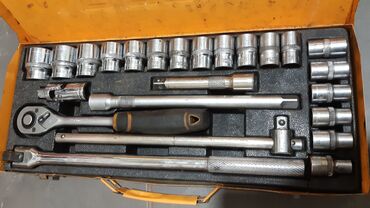 Tool Sets: Set gedora i kljucevi.

Alat koji ne rdja.
Kvalitetan
