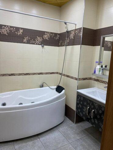 Uzunmüddətli kirayə mənzillər: Nərimanov metrosuna 3 dəqiqə Məsafədə 16 mərtəbəli binanın 8-ci -da lalafo.az — 8 Uzunmüddətli kirayə mənzillər: Nərimanov metrosuna 3 dəqiqə Məsafədə 16 mərtəbəli binanın 8-ci — 8