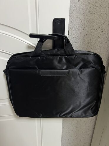notebook çanta: Qara rəngli kompüter/iş çantası Təzədir Qiymət :10 manat Əlaqə