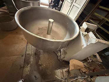 Другое хлебопекарное оборудование: Оборудование для пекарни/кондитерского цеха Состав: - — 2