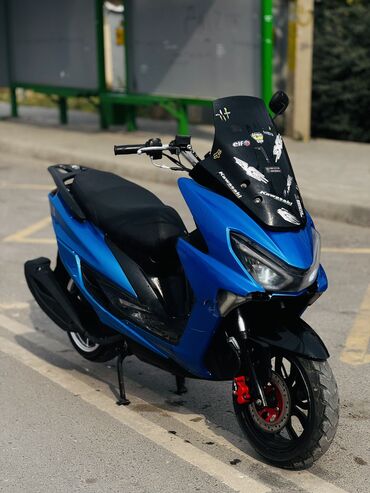 мапед макси: Макси-скутер Honda, 150 куб. см, Бензин, Колдонулган