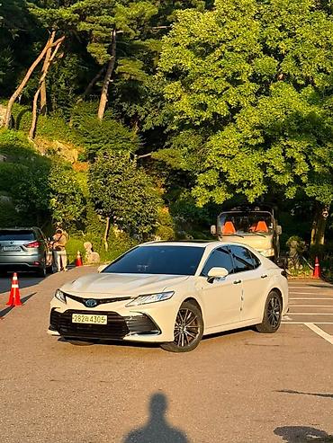 corolla 2004: Toyota Camry: 2021 г., 2.5 л, Автомат, Гибрид, Седан — 1