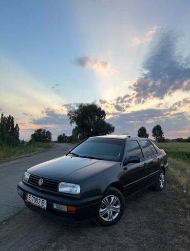 фольксваген vento: Volkswagen Vento: 1992 г., 1.8 л, Бензин, Седан