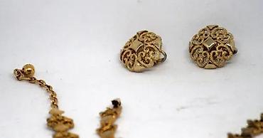 Setovi nakita: Vintage Avon nakit Goldtone Textured Scroll Work. Prodaje se prekrasan — 3