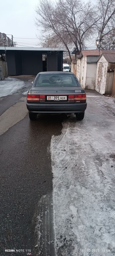 Mazda: Mazda 626: 1988 г., 2 л, Механика, Бензин, Седан