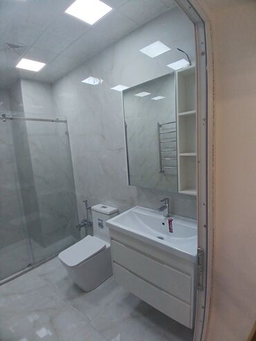 Duş kabinaları, arakəsmələr: Yeni Arakəsmə, Künc üçün, Ödənişli çatdırılma — 14