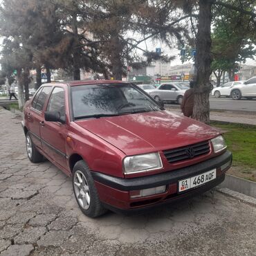 фольксваген авто: Volkswagen Vento: 1993 г., 1.8 л, Механика, Бензин, Седан