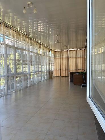 Продажа коттеджей и домов: Продается дом новопокрока, Общей площадью 400 м² . Количество — 7