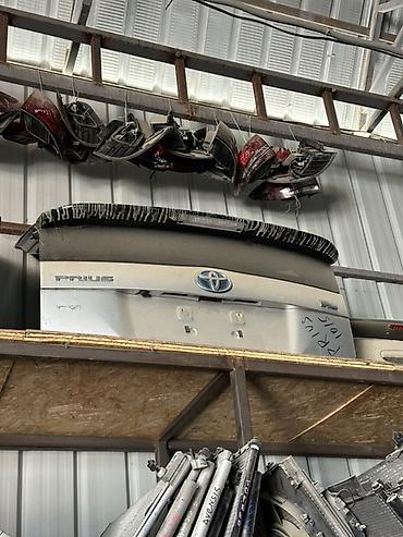 Унаа: Крышка багажника Toyota Prius (XW20, 2003–2009) - Оригинальная задняя — 2