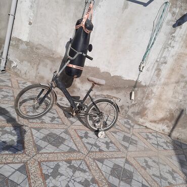 velosiped desna: İşlənmiş Dörd təkərli Uşaq velosipedi Adidas, 12", Ünvandan götürmə