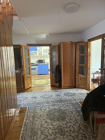 Продажа коттеджей и домов: Продается жилой дом с большим участком и бассейном. Характеристики: - — 11