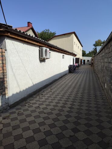 дом ошский рынок: Дом, 230 м², 13 комнат, Собственник