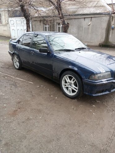 bmw x6 xdrive30d steptroniс: BMW 1 series: 1.6 l | 1991 il Sedan