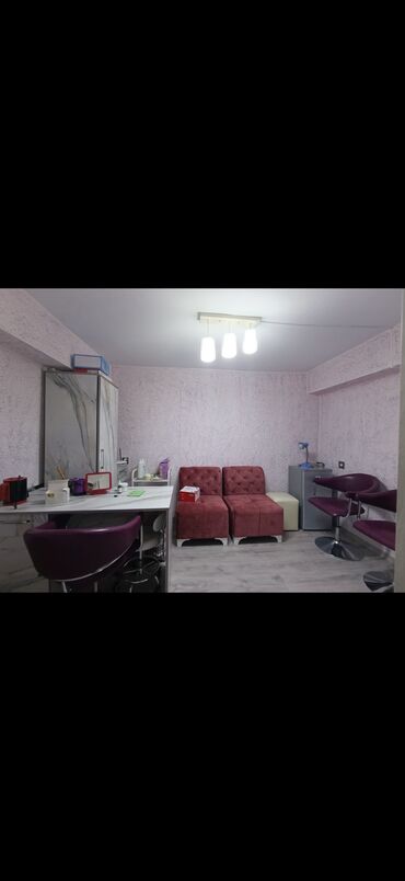 Digər kommersiya daşınmaz əmlakı: Gözəllik salonu əşyalar daxil hər şeyi ilə arendaya verilir. Ətraflı — 5