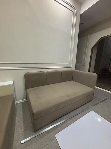 stenka mebel 2022: Divan-çarpayı – neytral bej rəngdə, müasir minimal skandinaviya — 1