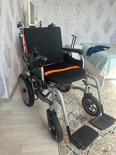 Инвалидные коляски: Электрическая инвалидная коляска с джойстиковым управлением — 1