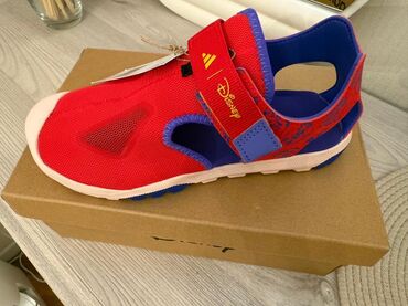Dəstlər: Basanojkalar, Uniseks, 37, Adidas