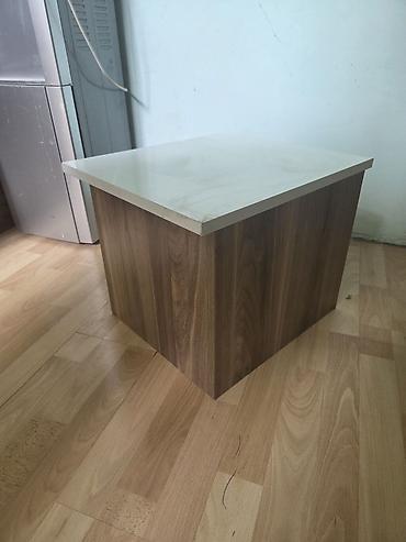 Vitrin eni 40 uzunlugu 45 hundurluyu 35 sm 6 eded var