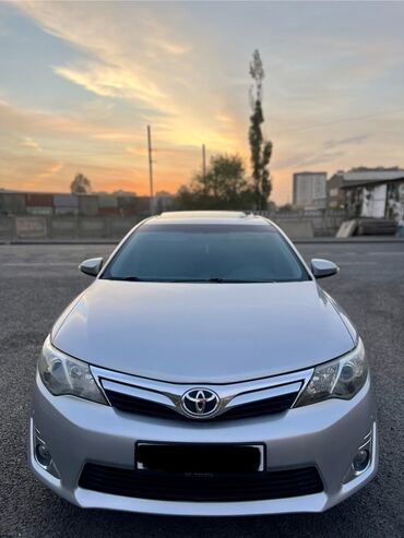 машина в ош: Toyota Camry: 2012 г., 2.5 л, Автомат, Бензин, Седан
