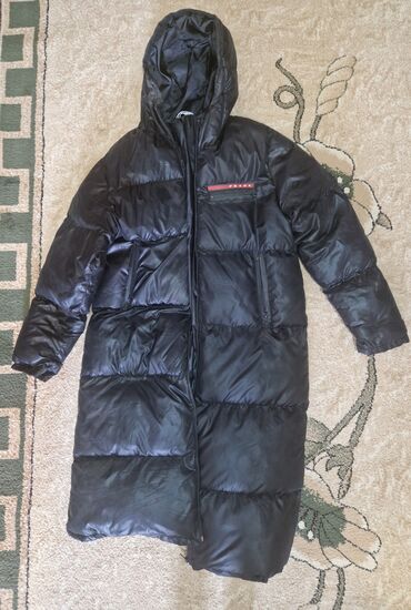 klassik qadin pencekleri: Prada Uzun Qız Kurtkası
Razmer: M
Brand: Prada
Qiymət: 15