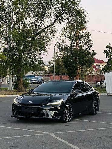 тирактир 80: Toyota Camry: 2024 г., 2 л, Вариатор, Гибрид, Седан — 1