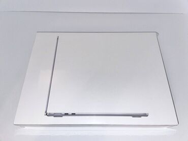 macbook air baku: Teze m2 air 512 gb ssd Macbook air m2 8 GB RAM/ 512 GB SSD rengi