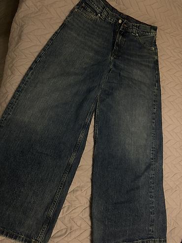 pull and bear: Tommy Hilfiger cins şalvar - Klassik tünd-mavi rəng, yüngül “washed” — 3