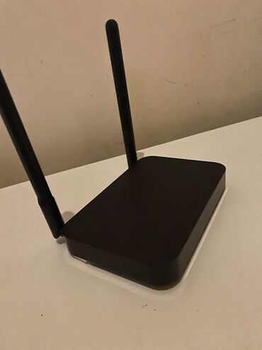 Sırğalar: Nokia modem satılır tam işlek veziyyetdedir üsdündede t plink modem