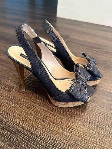 туфл: Туфли, 38, Christian Louboutin, Б/у, цвет - Бежевый — 3
